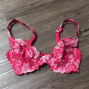 Ladies size 34D La vie En Rose Bra